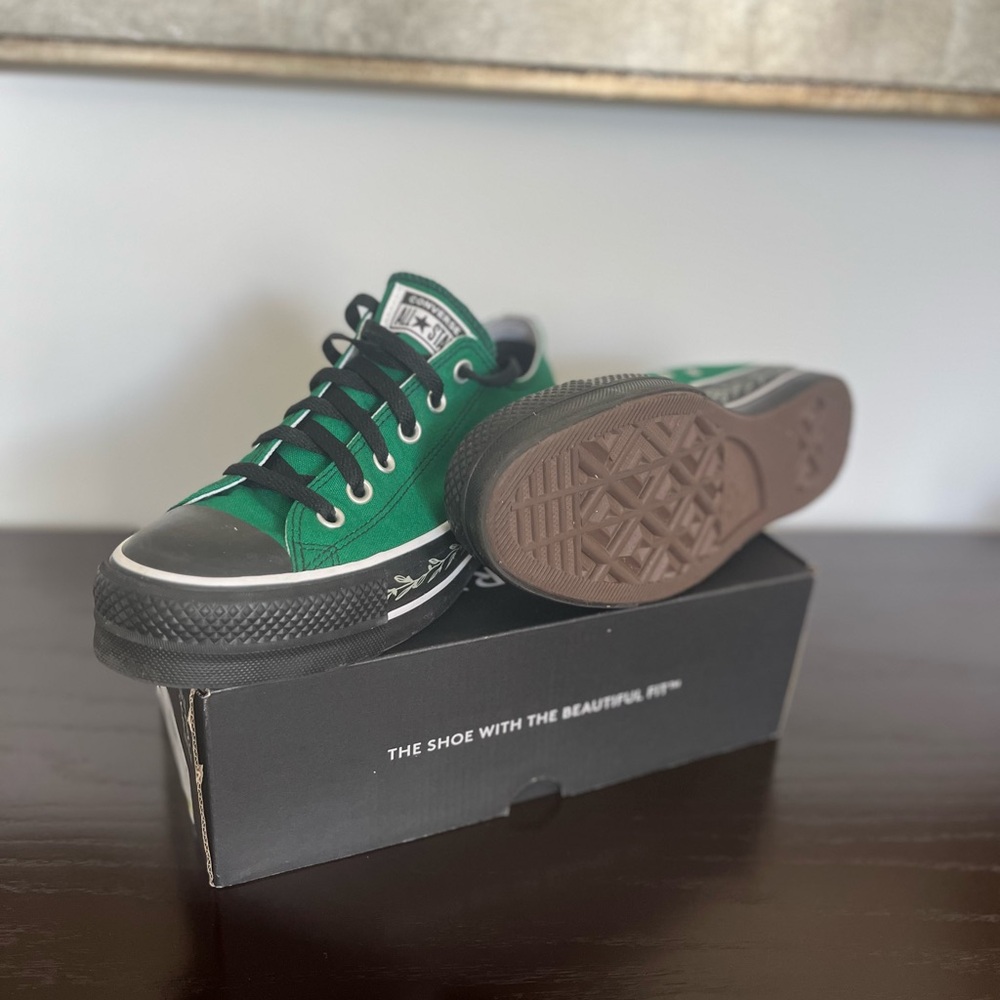 Converse Women's Green Athletic Shoes